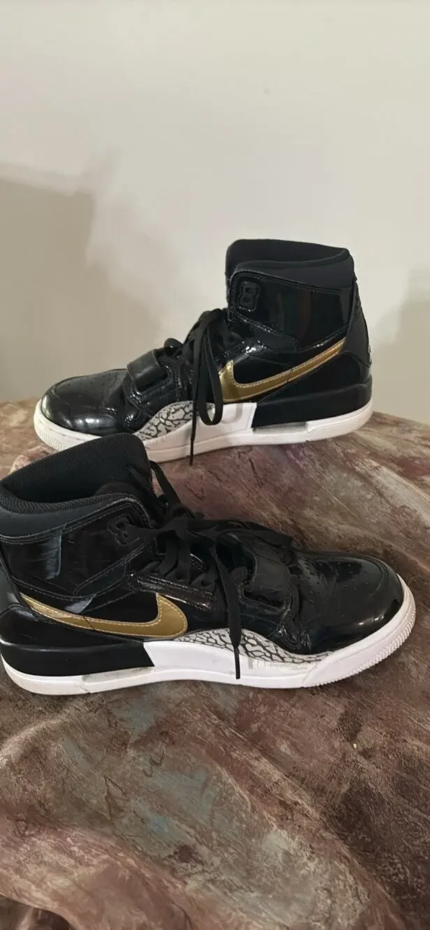 Jordan Legacy 312 Black & Gold Patent Men’s Sz9